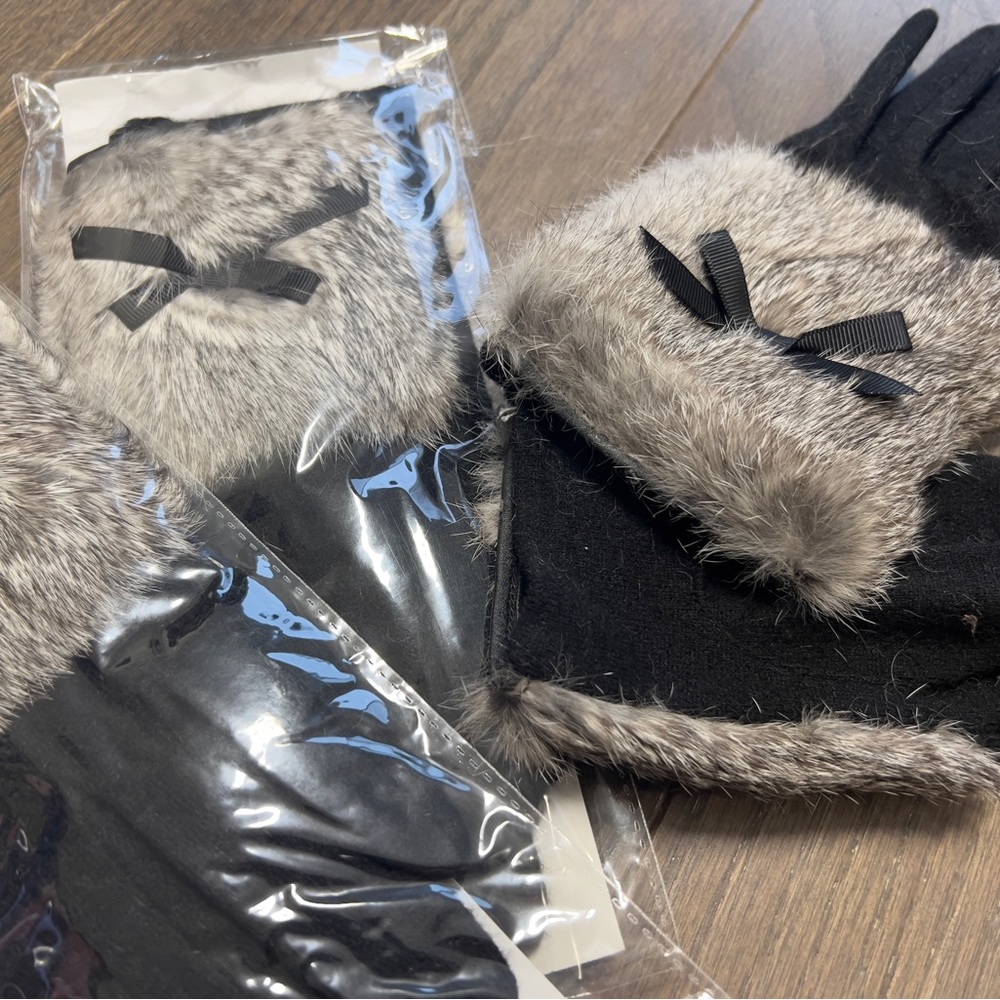 Gloves - Picture 4 of 14